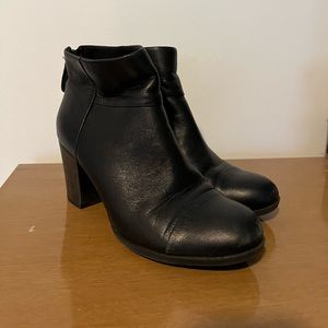 Clarks Black Heeled Ankle Boots Size 8.5